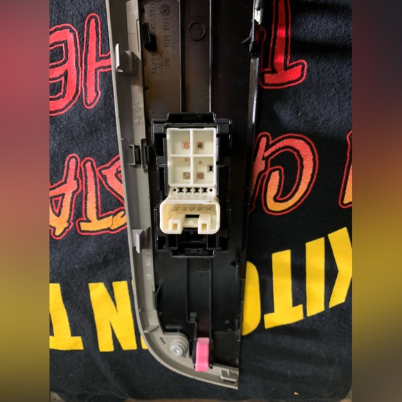 2012-2014 TOYOTA CAMRY RIGHT REAR POWER WINDOW SWITCH OEM DEALER BRAND LIKE NEW - Picture 3 of 4